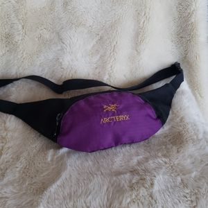 Vintage kids Arcteryx fanny pack black purple